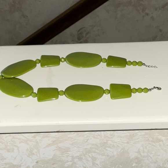 Bold Fashion Costume Necklace Geometric Shapes In A Stunning Green Shade - Picture 2 of 16